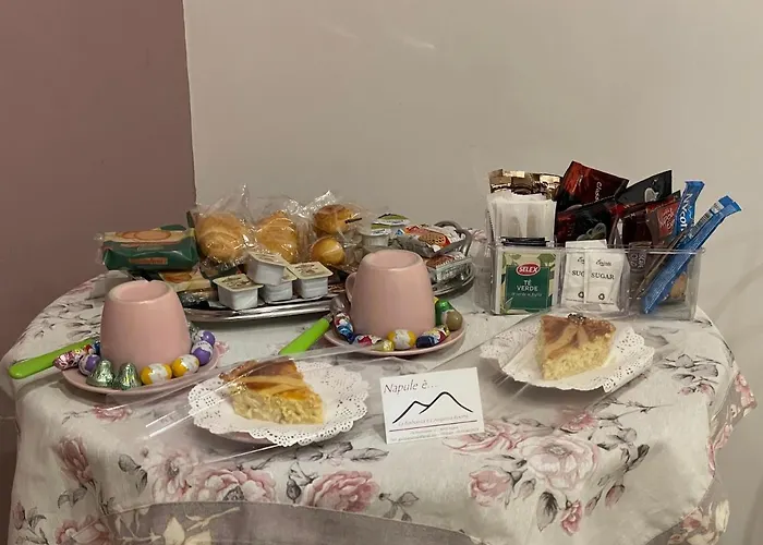 Hotel Napule è ... Napoli